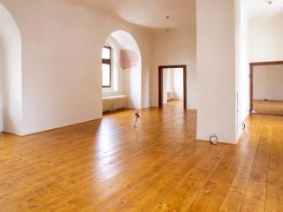 Rekonstrukce hradu (a: web)